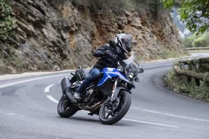 Suzuki V-Strom 800 RE - riding