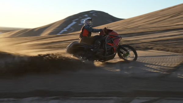 Suzuki Hayabusa, sand dune. - Matt Spears/YouTube